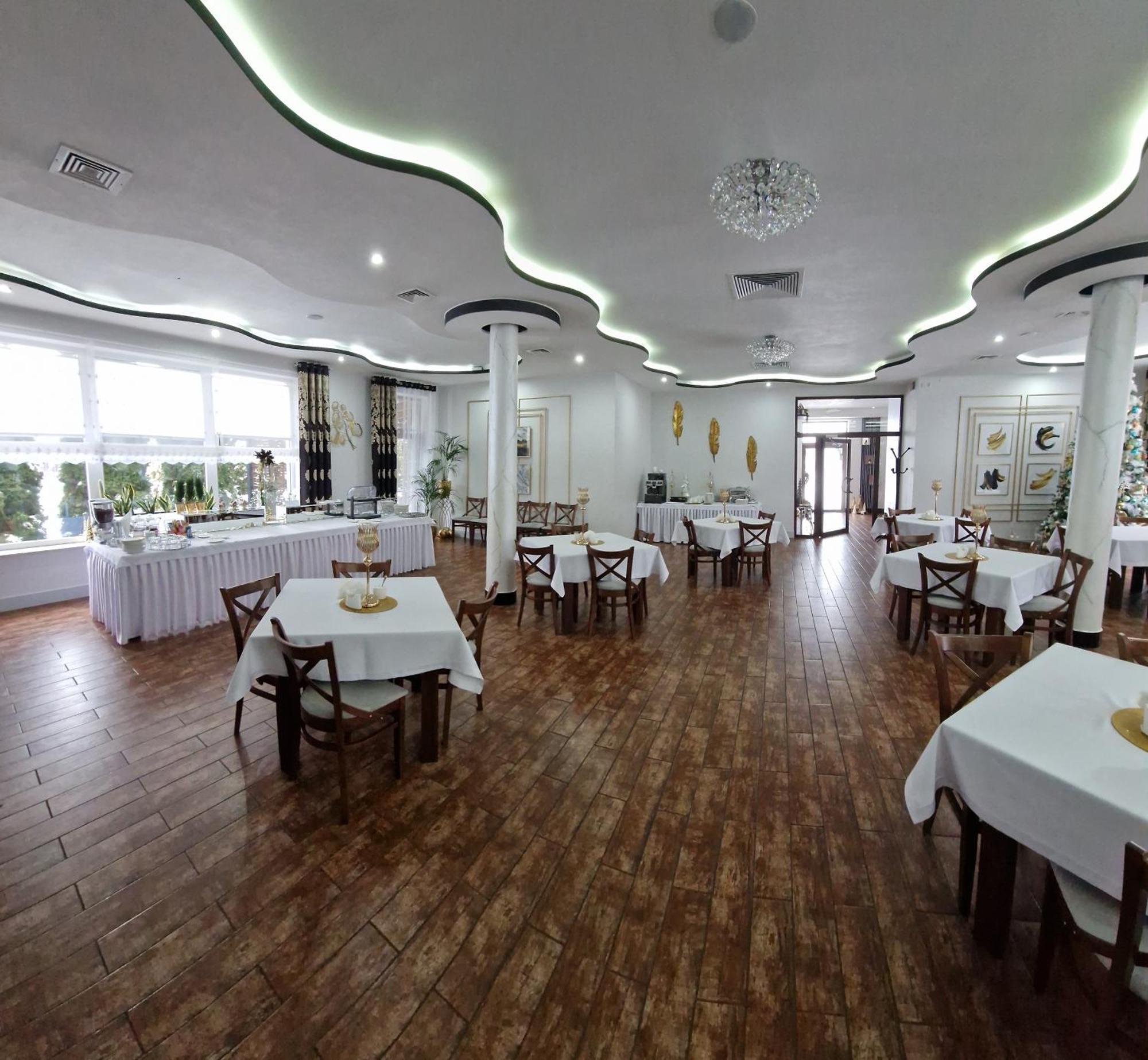 Cynamon Hotel Nowy Sacz Bagian luar foto