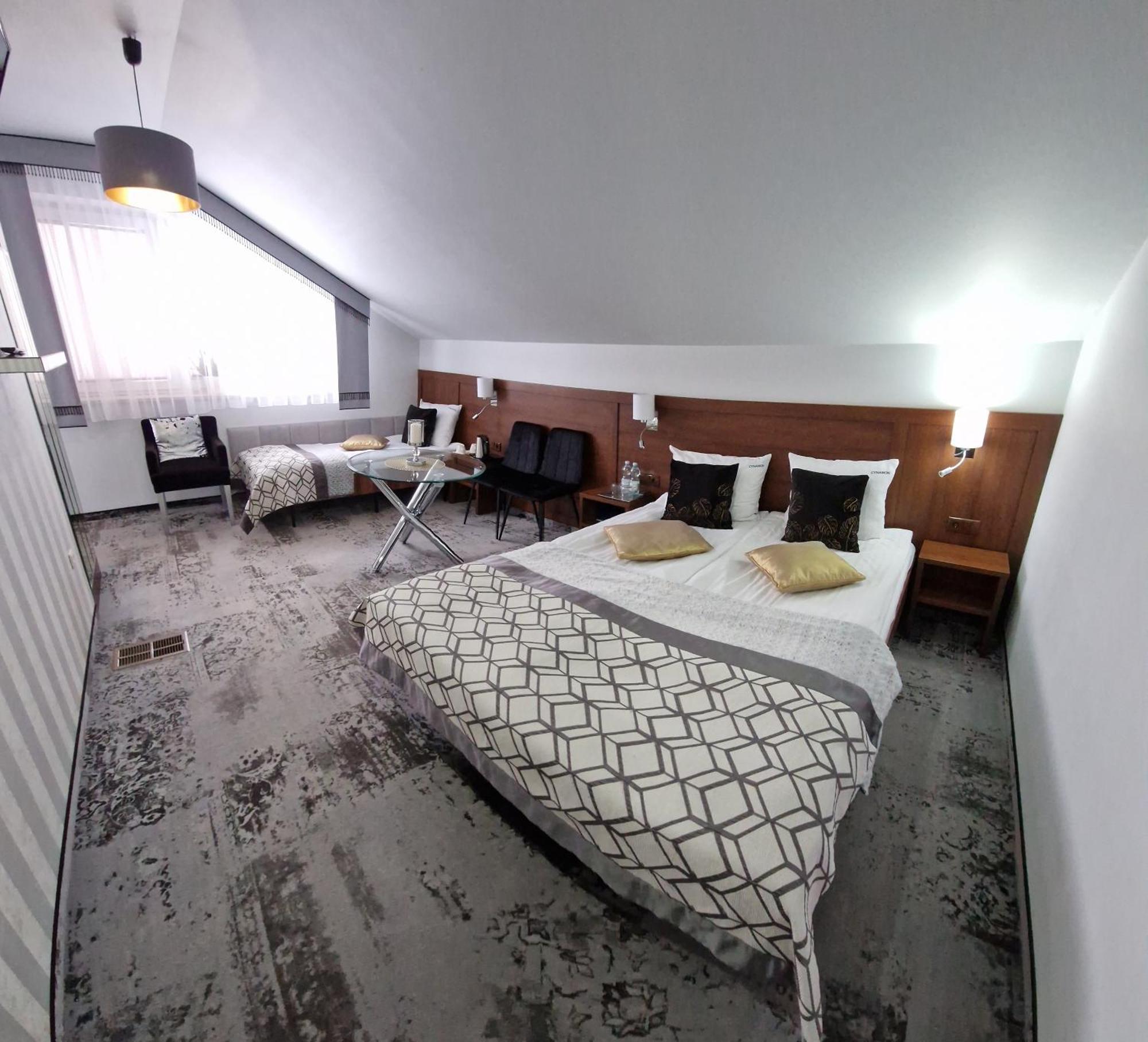 Cynamon Hotel Nowy Sacz Bagian luar foto